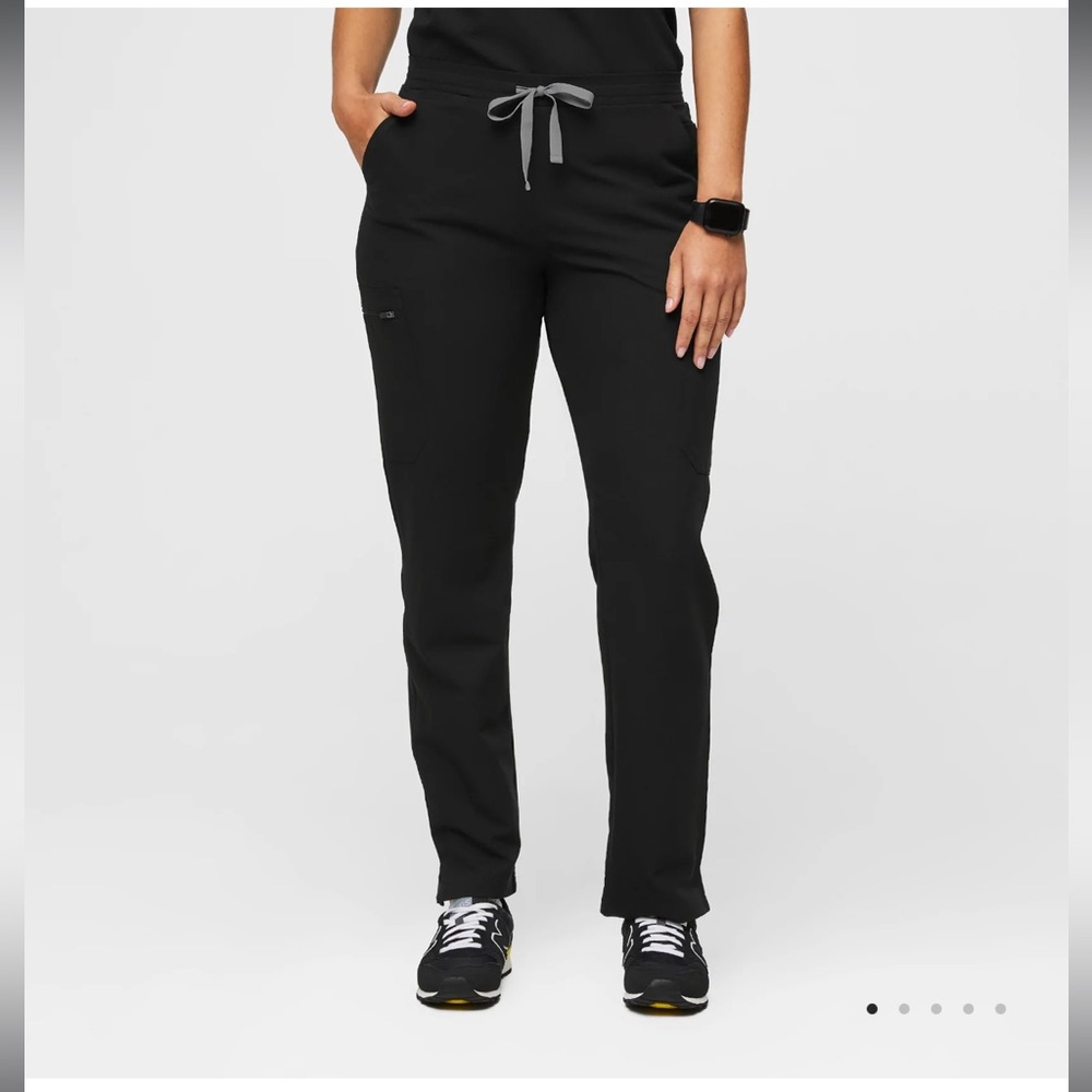 Figs Yola Skinny Scrub Pants size Medium color Black